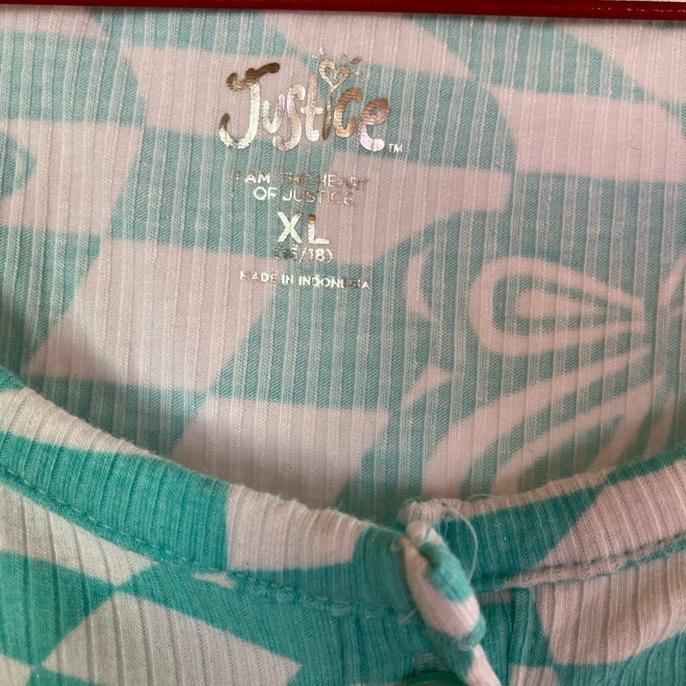 Four Top Long Sleeve Bundle - Picture 6 of 13